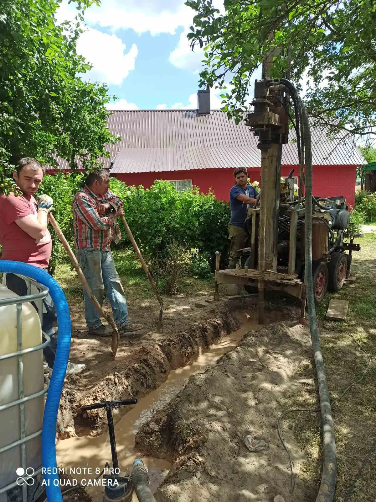 Бурение скважины малогабаритной установкой на участке